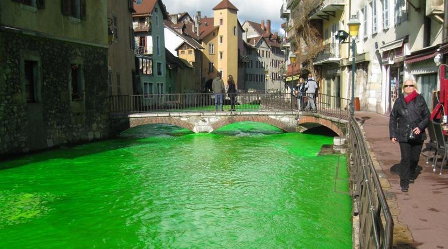 polluted river in france 2
