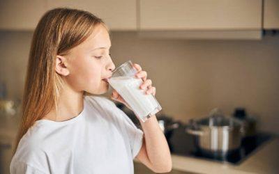 Teen sues LA school district over plant-based milk gag order