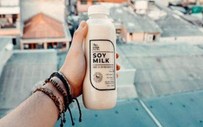 7 convincing reasons to switch to soy milk