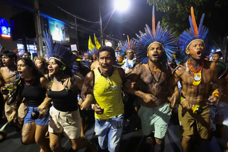 Protesting indigenous groups break into COP30